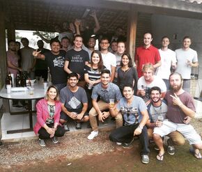 Braziliaanse barbecue met masterstudenten. Peter is de blonde jongen in het witte shirt. Braziliaanse barbecue met masterstudenten. Peter is de blonde jongen in het witte shirt.