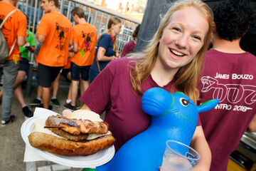 [Translate to English:] Bordje vlees. Foto | Bart van Overbeeke