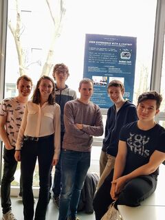 The USE-students: Luud Janssen, Anke Simons, Henk van der Laan, Niek Morskieft, Tom Peters, Tarik Tugrul Ozturk. The USE-students: Luud Janssen, Anke Simons, Henk van der Laan, Niek Morskieft, Tom Peters, Tarik Tugrul Ozturk.