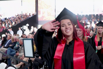 First edition of MomenTUm, the big academic celebration of the year at Eindhoven University of Technology. Video by Mathias ...