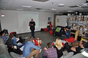 Workshop 'Dutch culture' in de Commonroom.