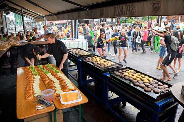 Hangover breakfast CHEOPS. Photo | Bart van Overbeeke Hangover breakfast CHEOPS. Photo | Bart van Overbeeke