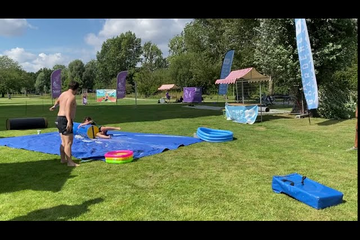 Demonstration of how to use the soap tackle track.