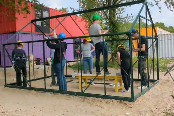 A timelapse of the assembling of the greenhouse. Video | Eugene Mamulova