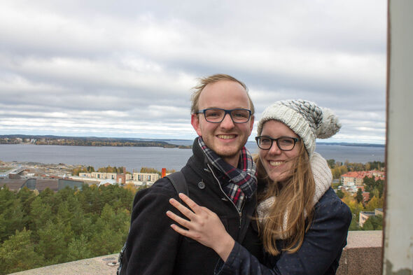 Pieter en zijn vriendin in Finland. Pieter en zijn vriendin in Finland.