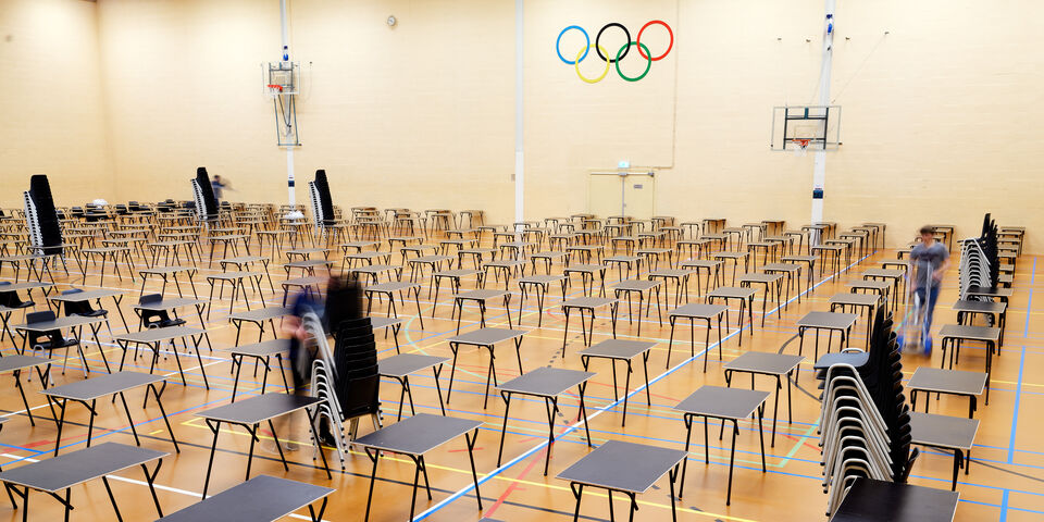 [Translate to English:] De opbouw in het sportcentrum Foto | Bart van Overbeeke