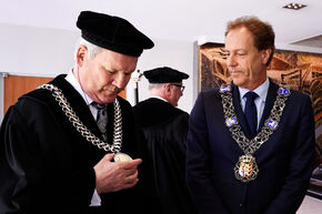 Rector Hans van Duijn en burgemeester Rob van Gijzel. Foto | Bart van Overbeeke Rector Hans van Duijn en burgemeester Rob van Gijzel. Foto | Bart van Overbeeke
