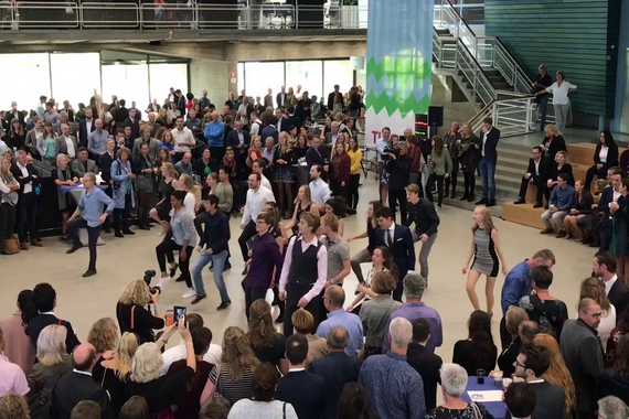 Verrassingsoptreden door Footloose, Doppio en een paar mensen van de Federatie Studieverenigingen Eindhoven.