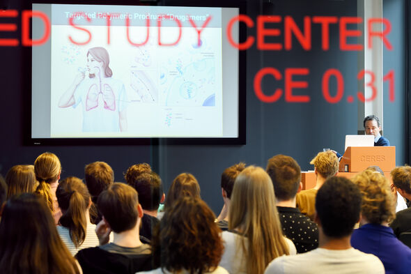 Lecture in Ceres. Photo | Bart van Overbeeke Lecture in Ceres. Photo | Bart van Overbeeke