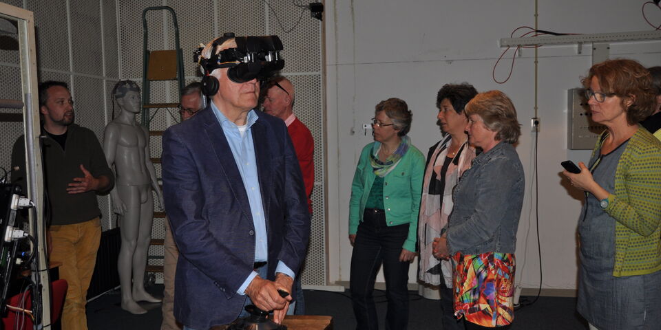 Decanen in het Virtual Reality Lab