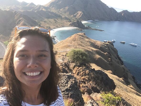 Uitzicht na een klim op Pulau Padar, een eiland naast Komodo National Park. Foto | Privé-archief Isabelle Linders. Uitzicht na een klim op Pulau Padar, een eiland naast Komodo National Park. Foto | Privé-archief Isabelle Linders.