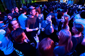 Feest in Vertigo. Foto | Bart van Overbeeke Foto | Bart van Overbeeke