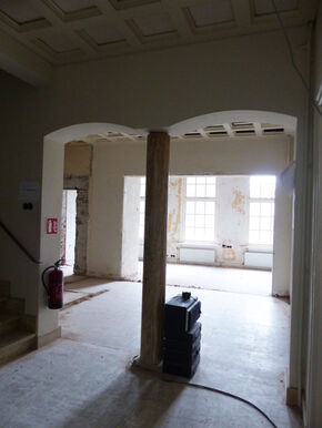 Beoogde bar/zaal op de eerste verdieping. Beoogde bar/zaal op de eerste verdieping.