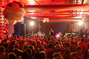 Feesten met de band Beat-It! Foto | Bart van Eijden