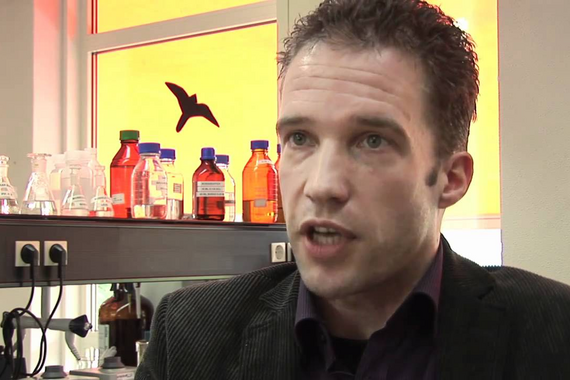In this short movie made a few years ago for Nederlandse Vereniging Narcolepsie, Overeem tells about research on the sleep disorder narcolepsy.