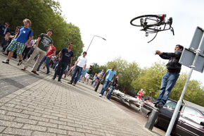 Die fiets moet kapot. Foto | Bart van Overbeeke Die fiets moet kapot. Foto | Bart van Overbeeke