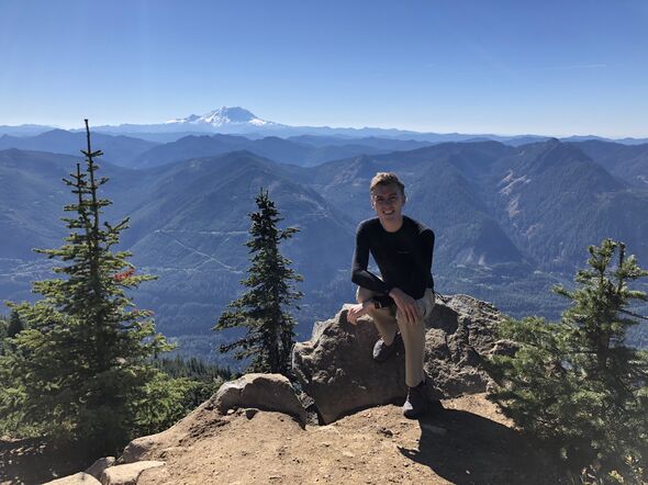 Prachtig uitzicht over Mount Rainier na een steile hike naar de top. Foto | Privé-archief Jasper Sleumer Prachtig uitzicht over Mount Rainier na een steile hike naar de top. Foto | Privé-archief Jasper Sleumer