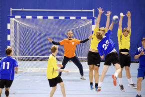 Handbal in het Indoor Sportcentrum. Foto | Bart van Overbeeke Handbal in het Indoor Sportcentrum. Foto | Bart van Overbeeke