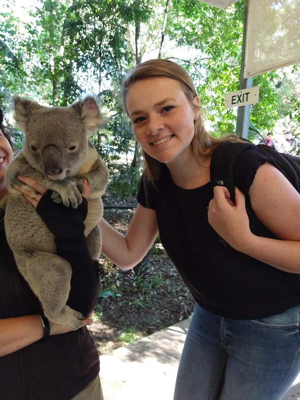 Sanne bij Lone Pine Koala Sanctuary. Foto | privé-archief Sanne van Hoogstraten Sanne bij Lone Pine Koala Sanctuary. Foto | privé-archief Sanne van Hoogstraten