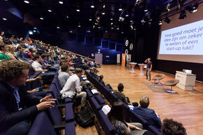 Lezingen in de Blauwe Zaal tijdens Get Started. Foto | Bart van Eijden Lezingen in de Blauwe Zaal tijdens Get Started. Foto | Bart van Eijden