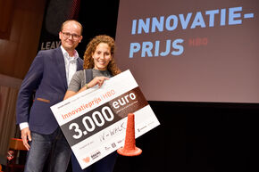 Alissa Rees wint met iv-walk. Foto | Bart van Overbeeke