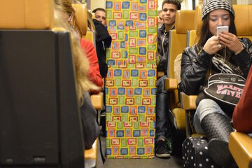Tamar-leden op weg met hét pakket.