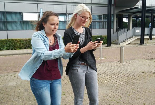 Kim van der Slik (links) en Bodine van der Lubbe. Kim van der Slik (links) en Bodine van der Lubbe.