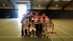 De zaalvoetballers wonnen de eerste prijs. De zaalvoetballers wonnen de eerste prijs.