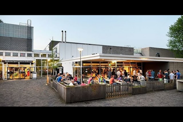 Videoreporter Niels Dusseldorp walked around at the SSCE, reporting on what happens in this vivid and active place on our ...