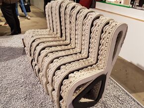 Betonnen bank uit de 3D-printer van de TU/e. Betonnen bank uit de 3D-printer van de TU/e.