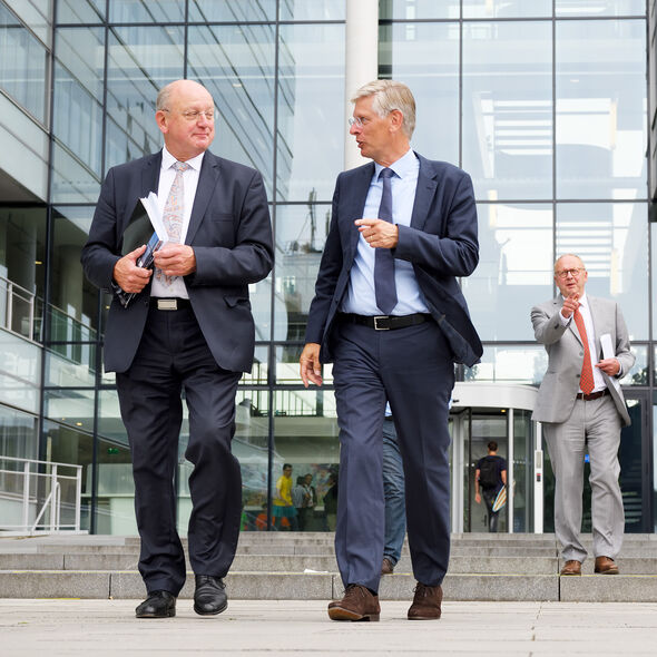 Samen met voorzitter Jan Mengelers (links) en rector Frank Baaijens vormde Van Ham jarenlang een collegiaal College van Bestuur. Foto | Bart van Overbeeke Samen met voorzitter Jan Mengelers (links) en rector Frank Baaijens vormde Van Ham jarenlang een collegiaal College van Bestuur. Foto | Bart van Overbeeke