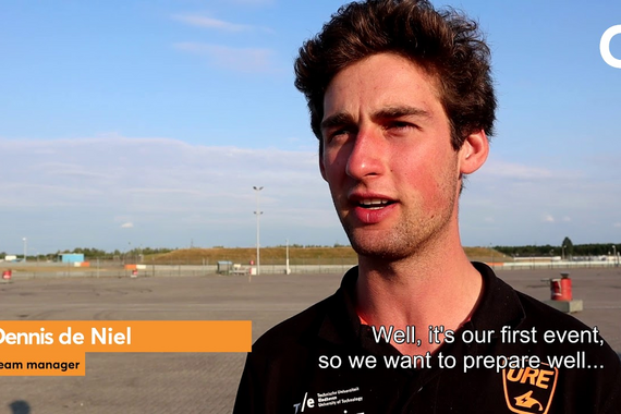 Onze verslaggever Tim Gerth maakte deze video van de deelname van Univerity Racing Eindhoven aan Formula Student Netherlands in Assen. Hij sprak onder meer met teammanager Dennis de Niel.