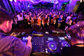 Feest in Vertigo. Foto | Bart van Overbeeke Foto | Bart van Overbeeke
