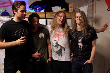 Eindhovense studentenhuizen werden gisteren voor festival Stukafest omgetoverd tot minitheaters en -concertzalen. Ook de ...