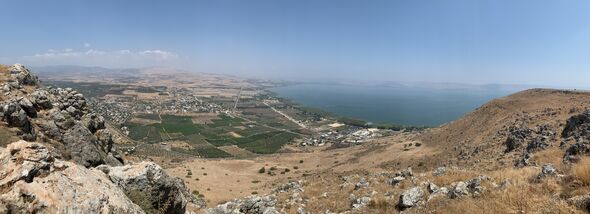 Uitzicht vanaf Mount Arbel. Rechts het Meer van Tiberias. Foto | Mark Legters Uitzicht vanaf Mount Arbel. Rechts het Meer van Tiberias. Foto | Mark Legters