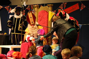 Sint aan de TU/e. Foto | Maarten van Helden Sint aan de TU/e. Foto | Maarten van Helden