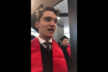 TU/e graduate Collin Wagenmakers getting ready for the MomenTUm Celebration at Eindhoven University of Technology.