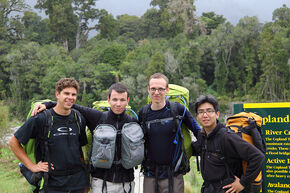 Dominik Muss (een Duitse student), Henrik Beelen, Ruben Merks, Yu-An Chen (afgestudeerd in Elektrotechniek op de University of Canterbury) Dominik Muss (een Duitse student), Henrik Beelen, Ruben Merks, Yu-An Chen (afgestudeerd in Elektrotechniek op de University of Canterbury)