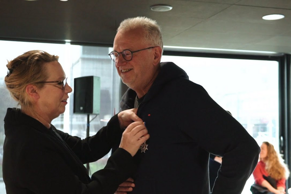 At the opening of the Gift Shop on the campus yesterday, policy officer Joep Huiskamp received a double surprise. First, he was ...