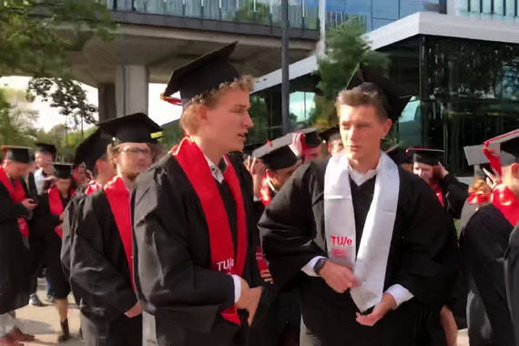 File neemt nu wel héél serieuze vormen aan. ;-) Video | Brigit Span