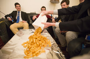 Aanschuiven bij Huize Aqua Vitae. Foto | Rien Meulman