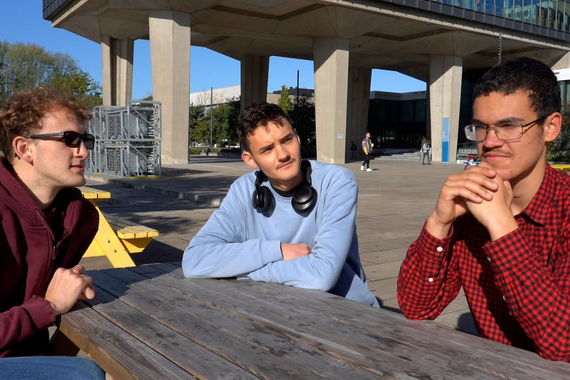 Cursor maakte een rondgang op de campus en vroeg studenten en medewerkers hoe zij omgaan met privacy.