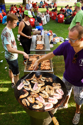 Baking for 500 mouths. Photo | Bart van Overbeeke Baking for 500 mouths. Photo | Bart van Overbeeke