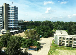 Rechts de spaceboxen die binnenkort de campus verlaten. Rechts de spaceboxen die binnenkort de campus verlaten.
