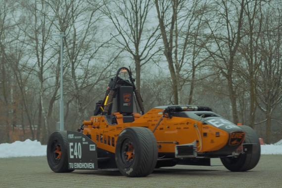 De omgebouwde URE11 rijdt de eerste autonome meters. Video | University Racing Eindhoven