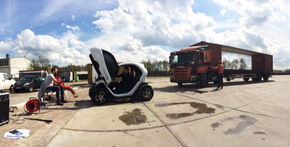 De TU/e-Twizy tijdens een repetitie deze week. De TU/e-Twizy tijdens een repetitie deze week.