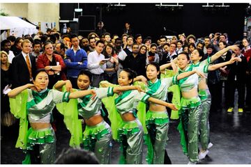Chinese dansers tijdens het evenement Connect with my Culture in 2012. Foto l Bart van Overbeeke.