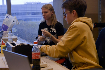Cursor set off with the camera to hear their stories. Video | Fabian Lucas Luijckx.