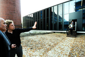 Architect Rob Meurders leidde rond in Ceres. Foto | Bart van Overbeeke