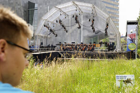 Ensuite treedt op tijdens Muziek op de Dommel. Foto | Bart van Overbeeke Ensuite treedt op tijdens Muziek op de Dommel. Foto | Bart van Overbeeke